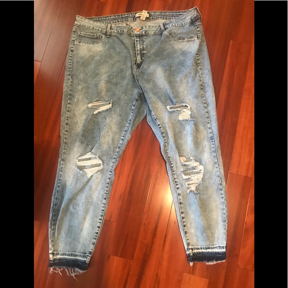 Destructed jegging